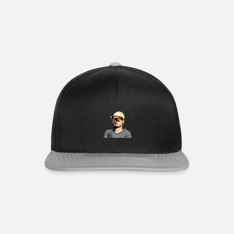 Straßenarbeiter Hipster mit Sonnenbrille und Helm - Snapback Cap - Schwarz/Grau