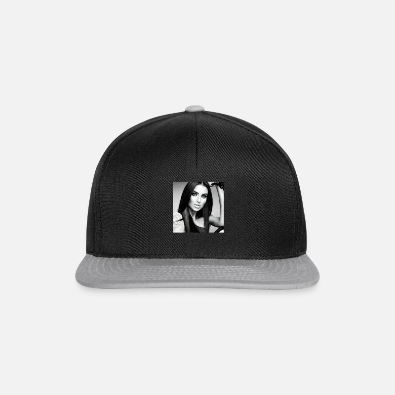 Portrait #2 - Snapback Cap - Schwarz/Grau