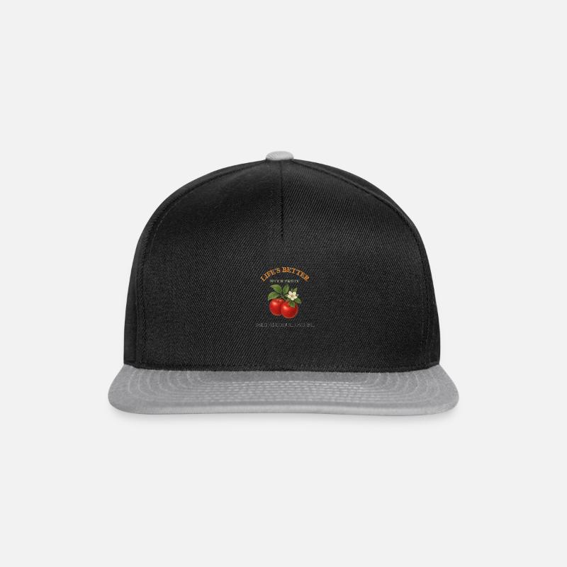 Life is better with crispy apples and retro-fresh style - Snapback Cap - black/grey