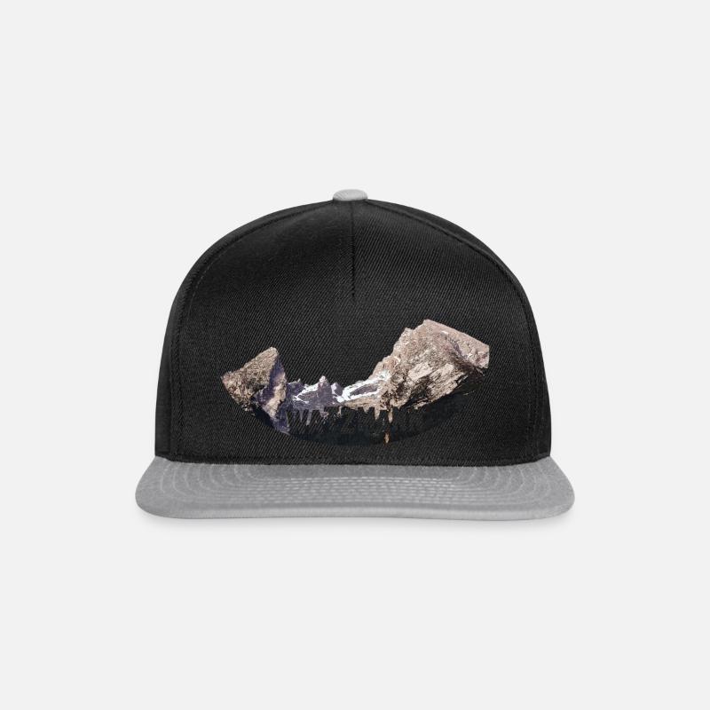 Watzmann mit Schrift - Snapback Cap - Schwarz/Grau