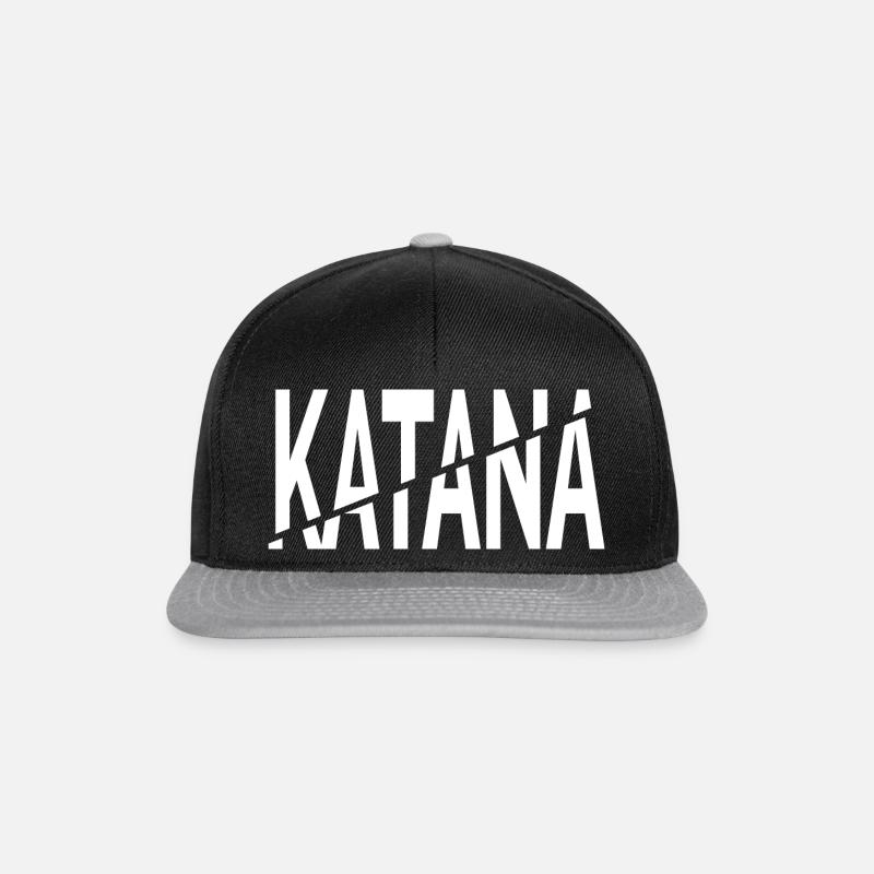 Katana-Schnitt - Snapback Cap - Schwarz/Grau