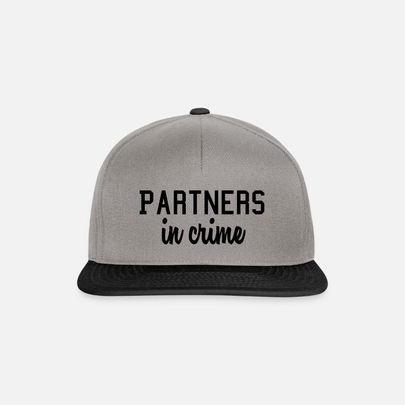 partners in crime - Casquette snapback - gris graphite/noir