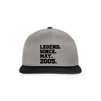 Born in may 2005 - Snapback Cap - graphite/black - Front