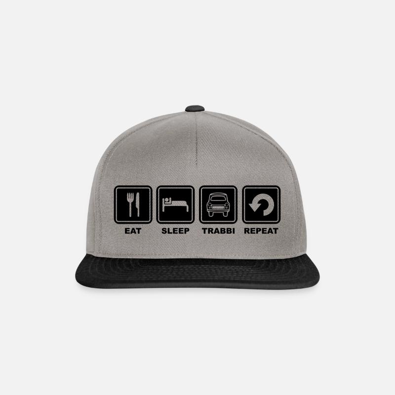 Manger dormir répétition de Trabbi - Trabant - DDR - Casquette snapback - gris graphite/noir
