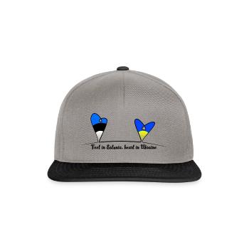 Feet in Estonia, heart in Ukraine - Snapback Cap - Graphit/Schwarz - Vorne