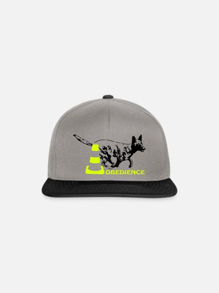 Obedience Herder umrundet Pylon - Snapback Cap - Graphit/Schwarz