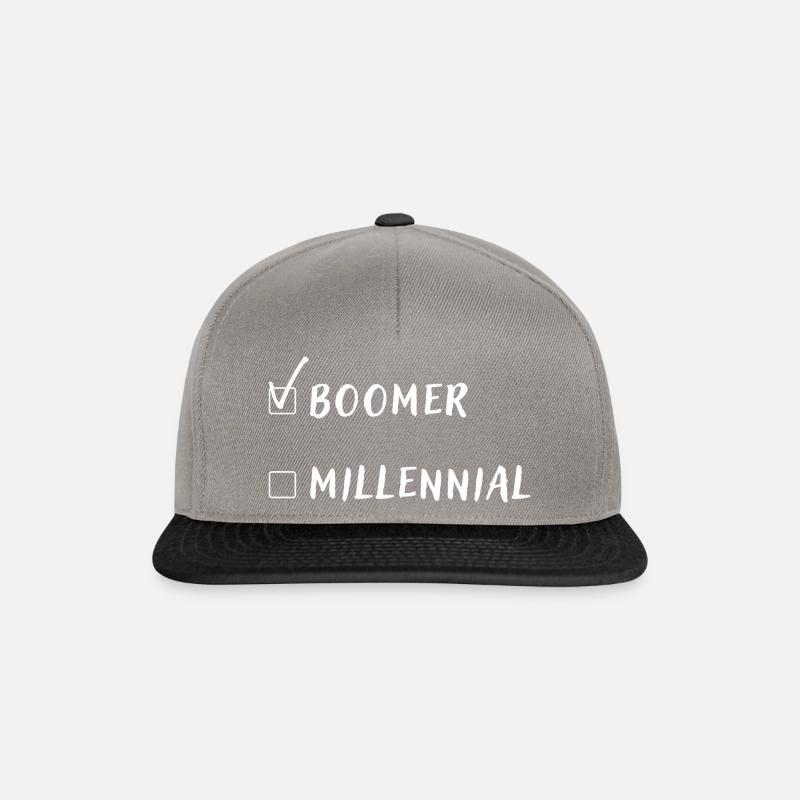 Millennial oder Boomer - Snapback Cap - Graphit/Schwarz