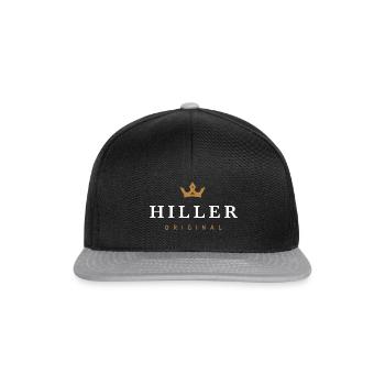 Hiller Original Familienlogo - Snapback Cap - Schwarz/Grau - Vorne