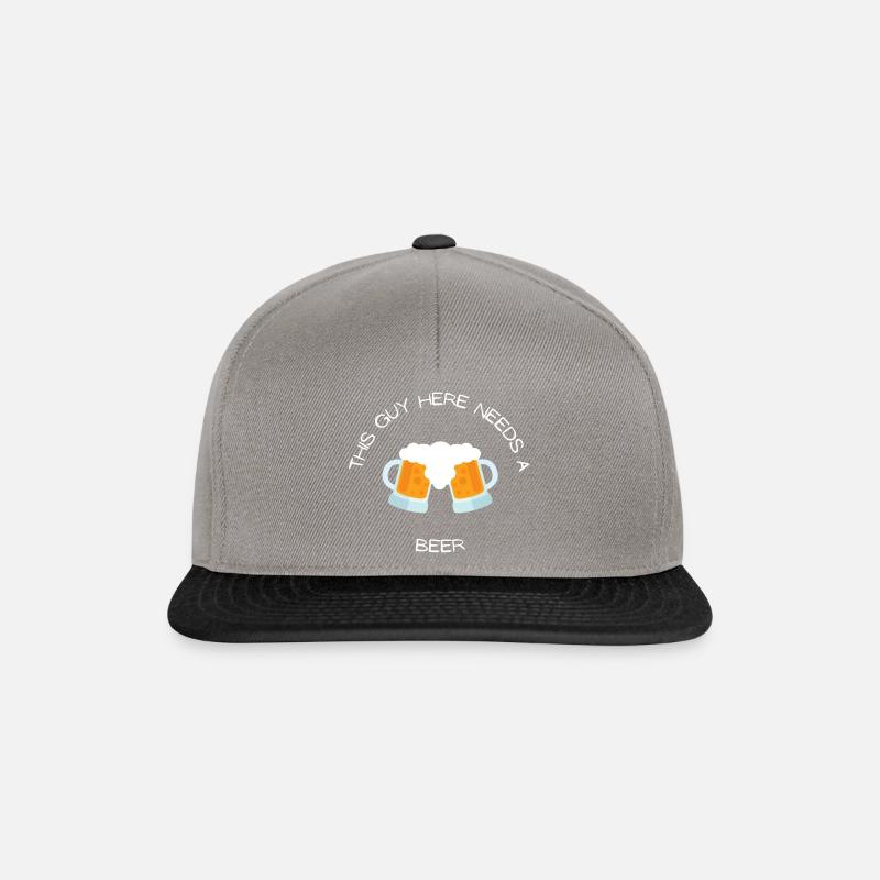 This Guy needs a Beer - Snapback Cap - graphite/black