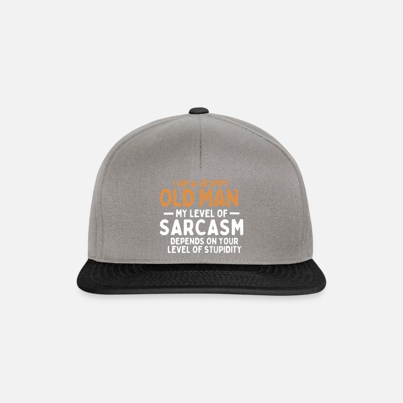 I Am A Grumpy Old Man My Level Of Sarcasm - Casquette snapback - gris graphite/noir