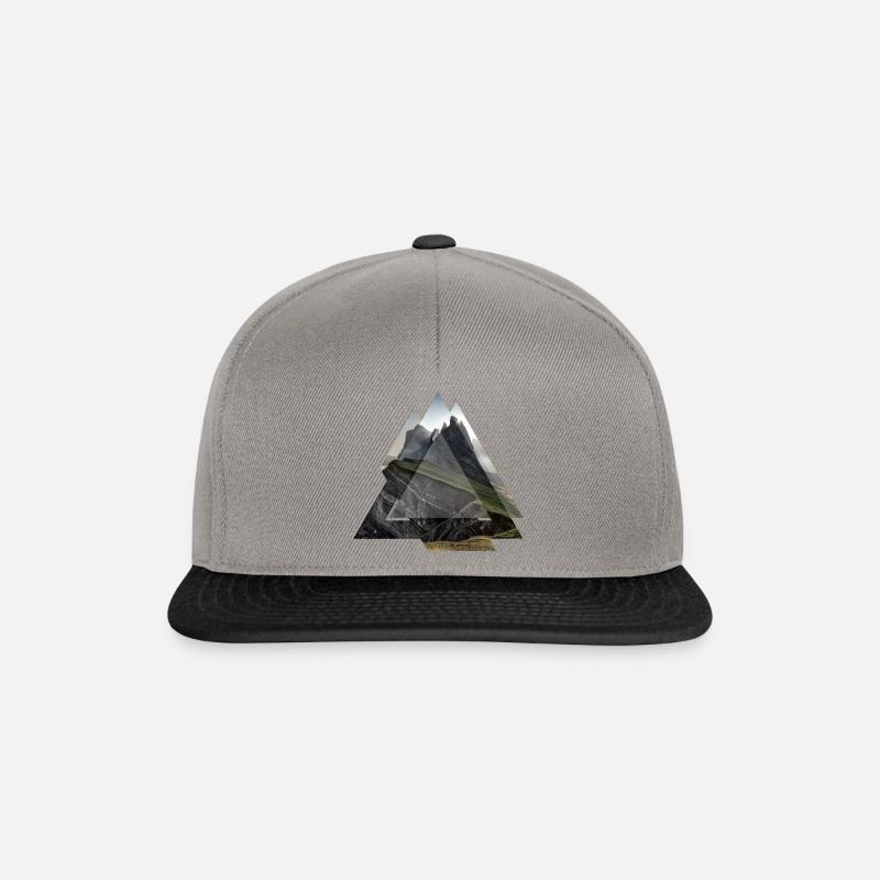 Triangle geometry landscape Dolomites - Snapback Cap - graphite/black