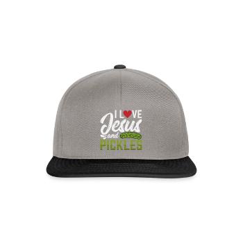 I Love Jesus And Pickles - Snapback Cap - Graphit/Schwarz - Vorne