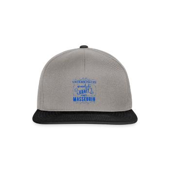 Unterschätze niemals die Kraft einer Masseurin - Snapback Cap - Graphit/Schwarz - Vorne