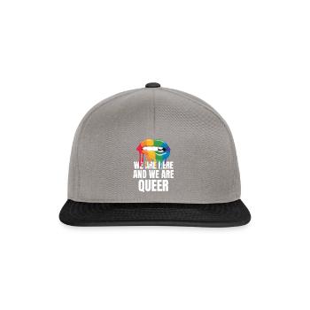 We Are Queer LGBTQ Regenbogen Flagge Gay Pride - Snapback Cap - Graphit/Schwarz - Vorne