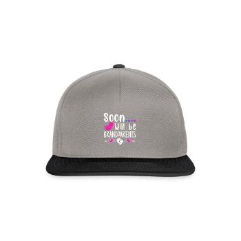 Bald werden wir Oma und Opa, Wir werden Großeltern - Snapback Cap - Graphit/Schwarz - Vorne