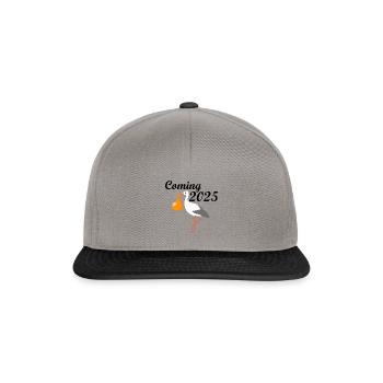 Bébé arrive en 2025, Cigogne amène le bébé, Maman arrive en 2025 - Casquette snapback - gris graphite/noir - Devant