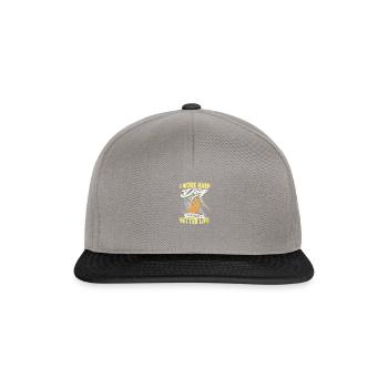 Ich arbeite hart, damit mein Hund ein besseres Leben haben kann - Hund - Snapback Cap - Graphit/Schwarz - Vorne