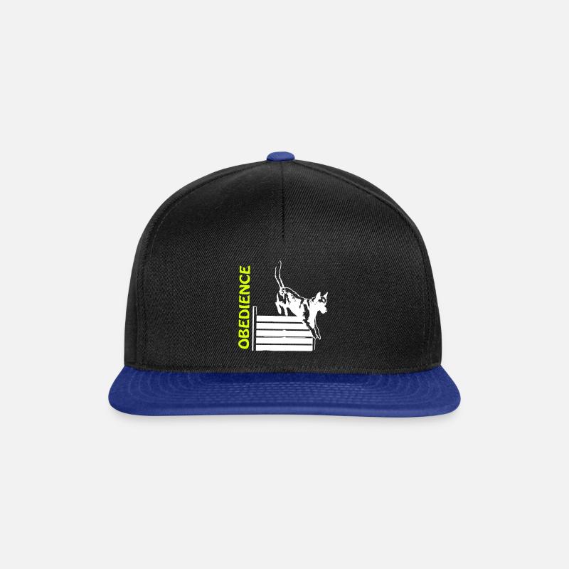 Obedience Hürdensprung mit Malinois - Snapback Cap - Schwarz/Königsblau