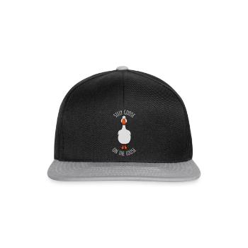 goose on the loose - Snapback Cap - Schwarz/Grau - Vorne