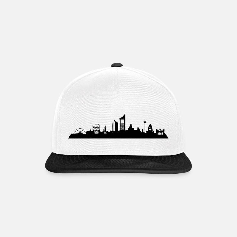 Leipzig Skyline - Snapback Cap - white/black
