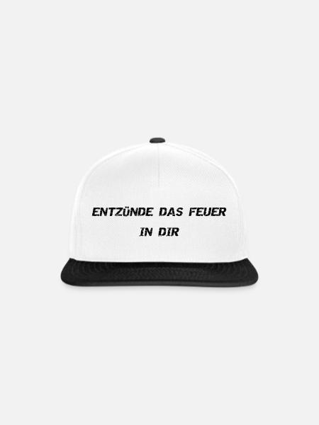 T-Shirt - Snapback Cap - Weiß/Schwarz