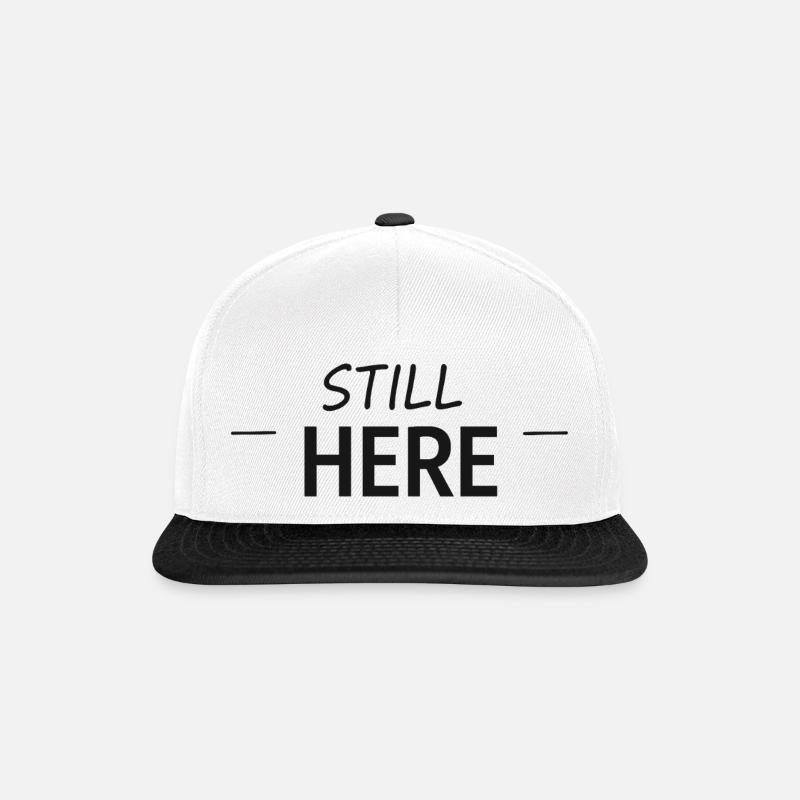 Still Here Minimal Typo - Snapback Cap - white/black