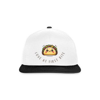 Love at First Bite – Cute Food Shirt - Snapback Cap - Weiß/Schwarz - Vorne