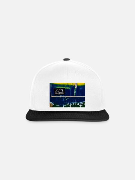 Straßenkunst mit blauer Tür - Snapback Cap - Weiß/Schwarz