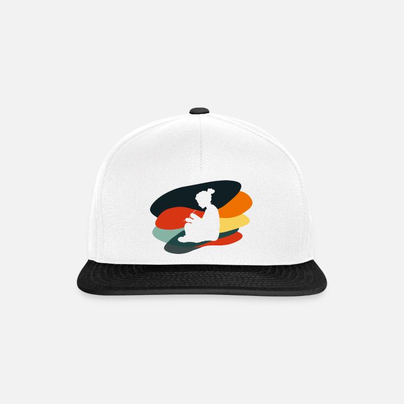 Knitting Winter DIY Projects - Snapback Cap - white/black