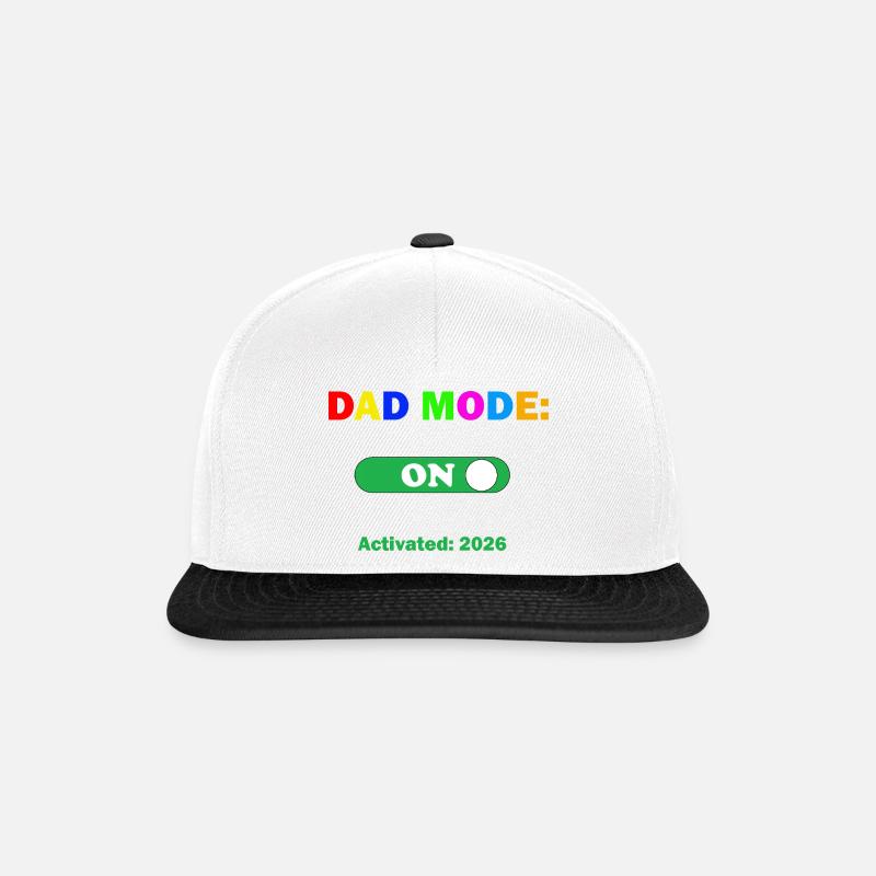 Papa-Modus: ON aktiviert 2026 – Neues Papa-Geschenk - Snapback Cap - Weiß/Schwarz