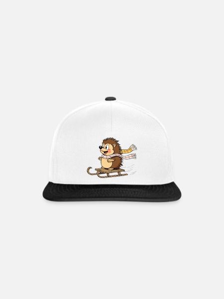 Igel im Winter mit Schlitten - Snapback Cap - Weiß/Schwarz
