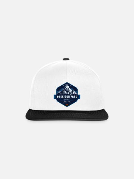Oberjochpass , Bayern, Deutschland - Snapback Cap - Weiß/Schwarz