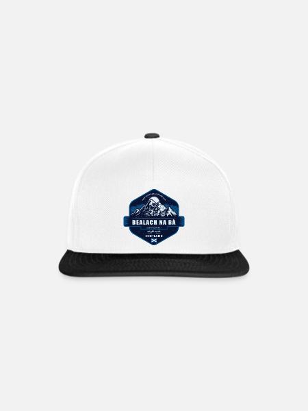 Bealach na Bà , Applecross Peninsula, Schottland - Snapback Cap - Weiß/Schwarz