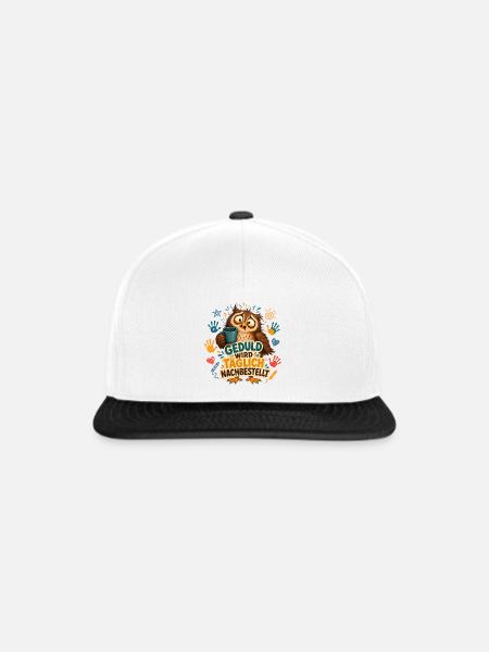 Geduld Wird Nachbestellt – Erzieherin Eule - Snapback Cap - Weiß/Schwarz