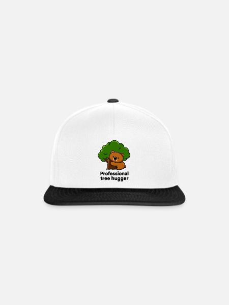 Bär umarmt Baum – Umweltheld - Snapback Cap - Weiß/Schwarz