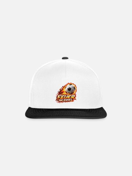 Flammender Fußball – Feuer im Spiel - Snapback Cap - Weiß/Schwarz