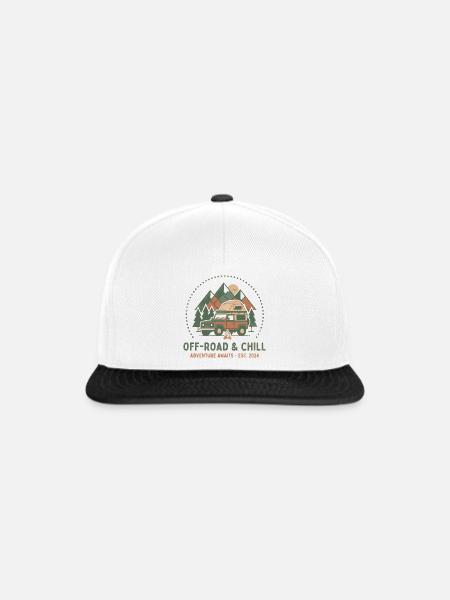Offroad & Chill: Abenteuer im Camper - Snapback Cap - Weiß/Schwarz