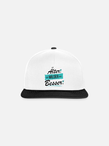 Älter Wilder Besser - Frecher Spruch - Snapback Cap - Weiß/Schwarz