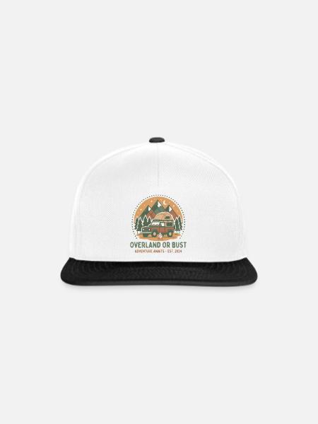Overland oder Bust: Bergabenteuer Camper - Snapback Cap - Weiß/Schwarz