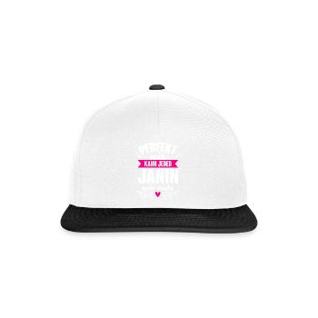 Janin - Perfekt Sein Kann Jeder Janin Sein Nicht - Snapback Cap - Weiß/Schwarz - Vorne