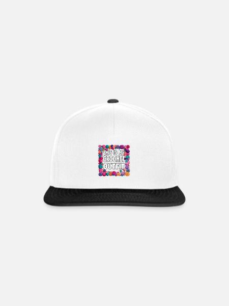 Crochet Outfit Statement - Snapback Cap - Weiß/Schwarz