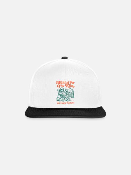 Wartend Darauf, Dass Der Ofen Abkühlt, - Snapback Cap - Weiß/Schwarz