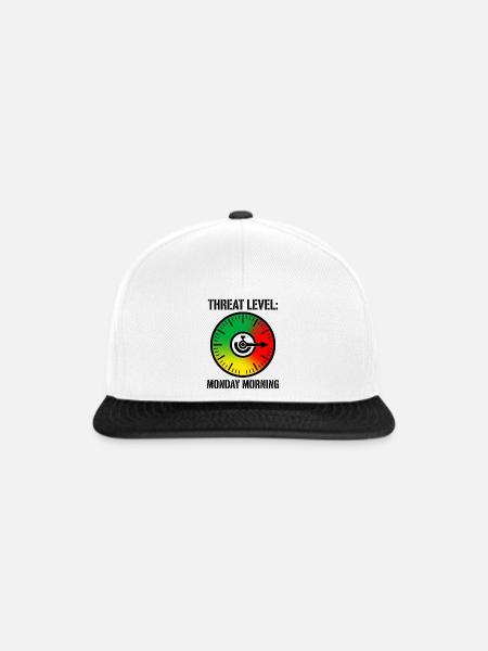 Büro-Humor – Bedrohungsstufe - Snapback Cap - Weiß/Schwarz