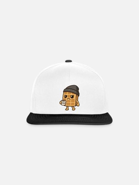 Grumpy Kawaii Waffel - Coffee Beanie Cartoon - Snapback Cap - Weiß/Schwarz