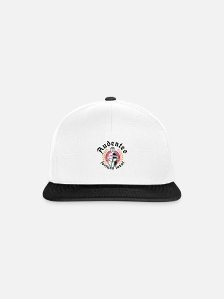 Audentes Fortuna Iuvat - Snapback Cap - Weiß/Schwarz