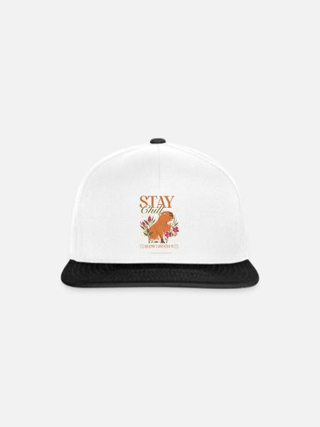 Stay Chill Capybara Motiv - Snapback Cap - Weiß/Schwarz