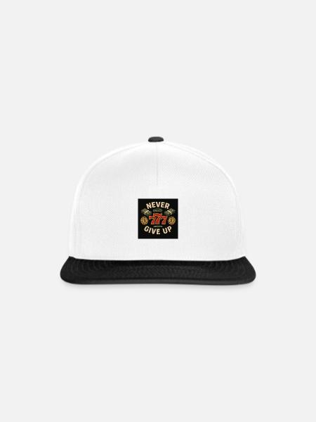 Never give up777 - Snapback Cap - Weiß/Schwarz