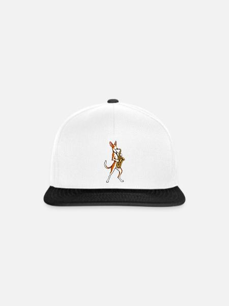 Podenco Ibicenco mit Saxophon - Snapback Cap - Weiß/Schwarz