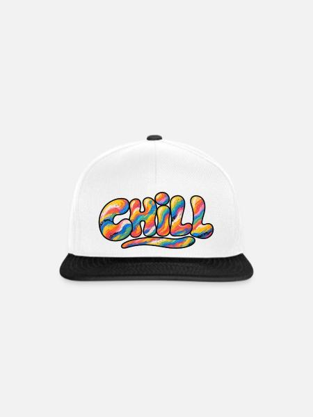 Chill Regenbogen Schriftzug - Snapback Cap - Weiß/Schwarz