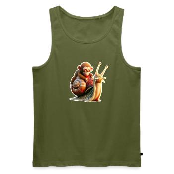 Singe sur l’escargot : amitié joueuse - Débardeur bio Premium Homme - kaki - Devant - Michal (187cm)